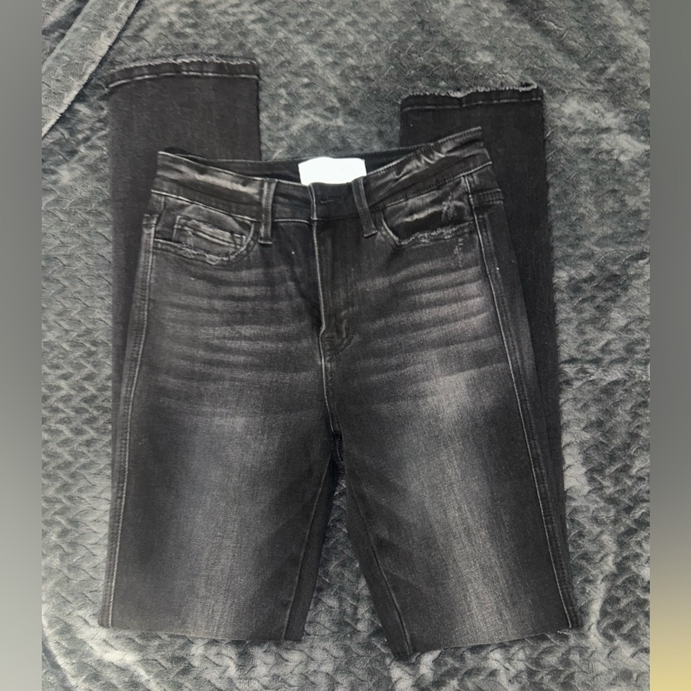 FLYING MONKEY HIGH RISE, Slim-Straight, size 26.
Only worn once.